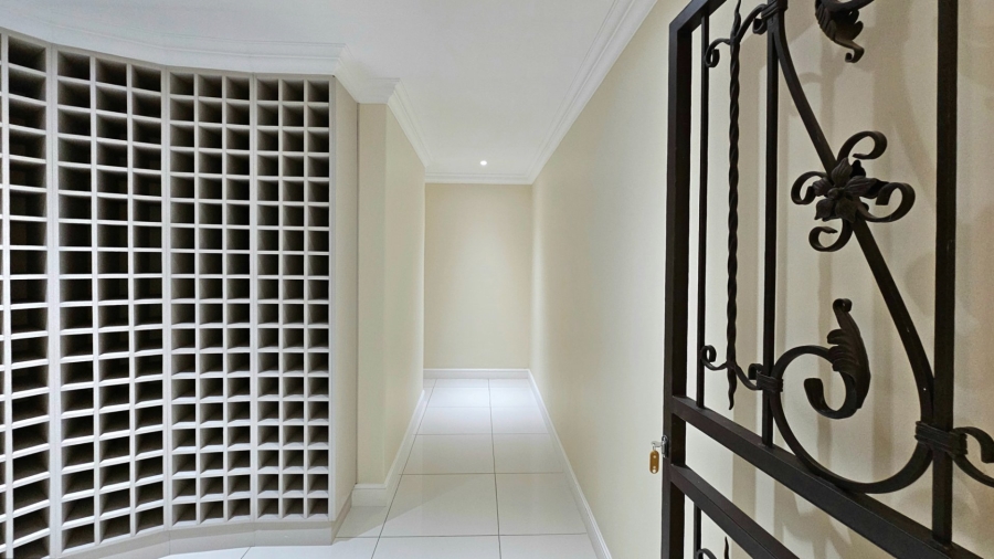 5 Bedroom Property for Sale in Kiepersol Free State